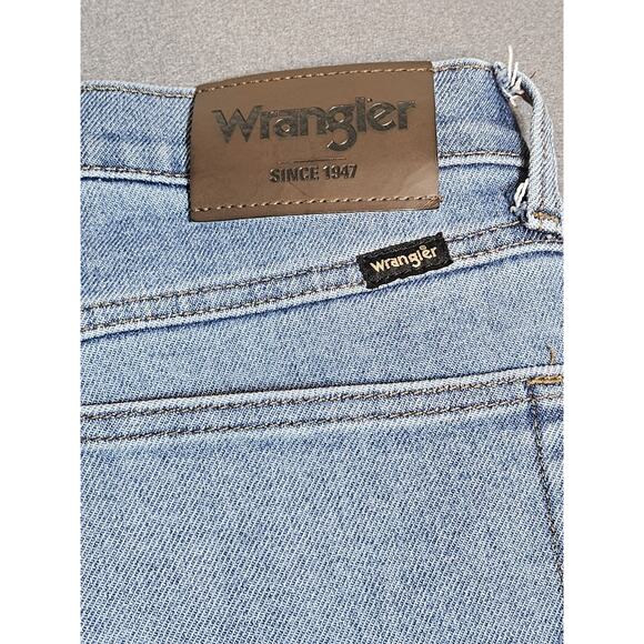 Wrangler Jeans Men's 33X30 Blue Light Was Regular Fit Cowboy Cut Denim Jeans - Picture 11 of 11